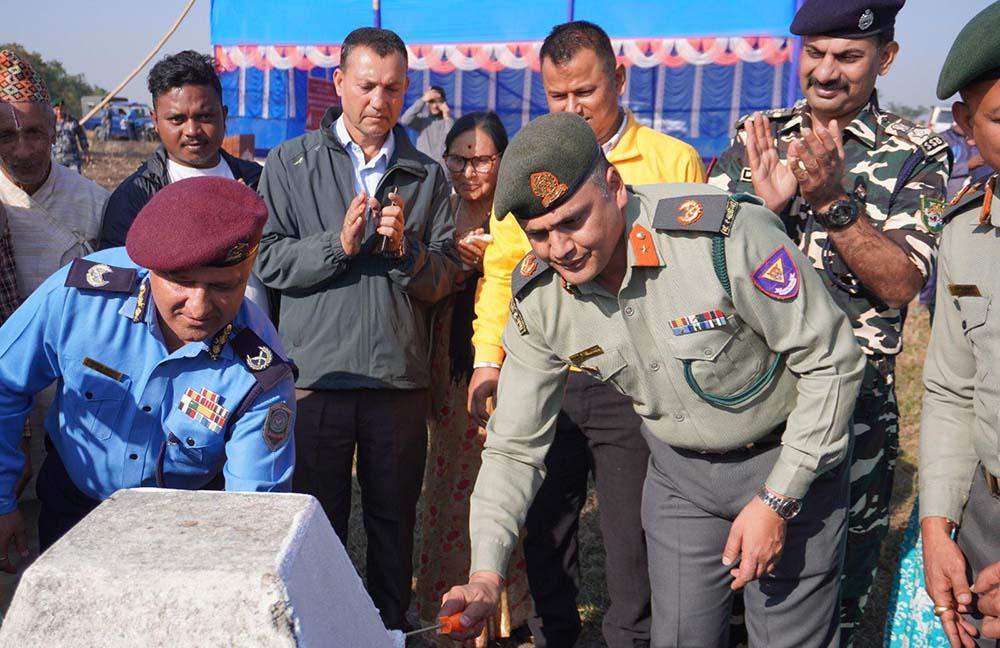 नेपाल–भारत सीमाना छुट्याउने ४८४ सीमास्तम्भको मर्मत सम्भार र रंगरोगन सुरू