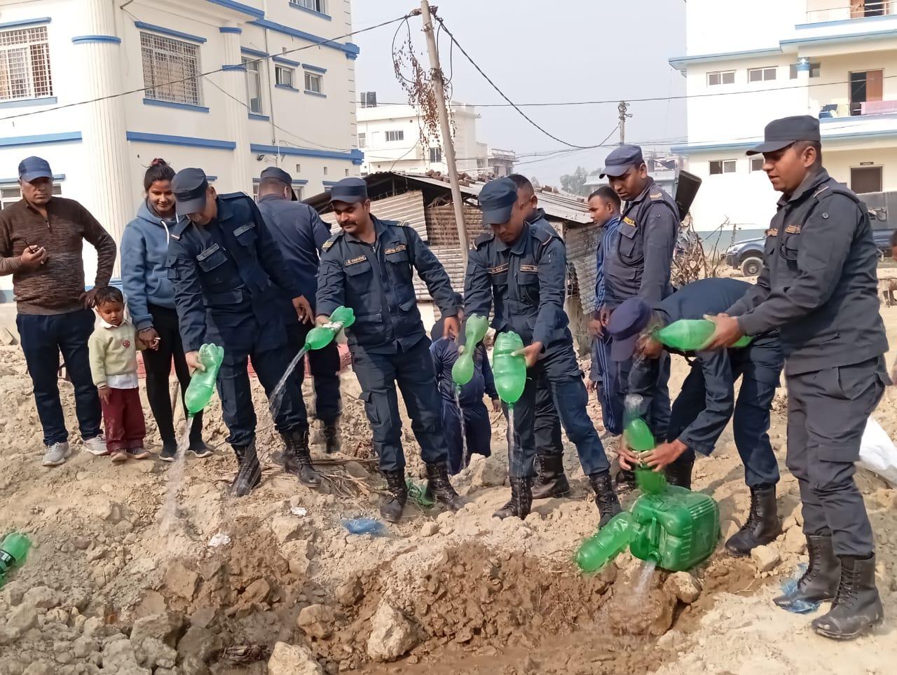 रौतहट प्रहरी द्वारा घरेलु मदिरा नष्ट