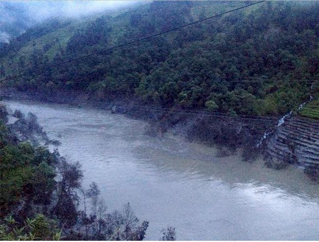 होली खेलेर सुनकोशीमा नुहाउन गएका तीन बालबालिका बेपत्ता